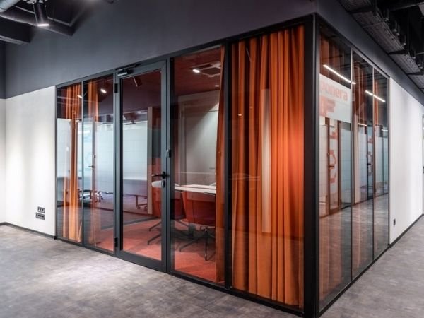 Transforme seus ambientes com película profissional em Turu, São Luís